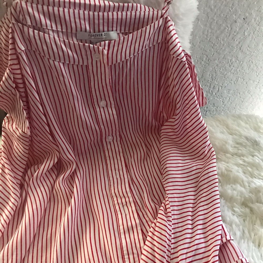 Forever 21 candy cane size xl blouse cold shoulder